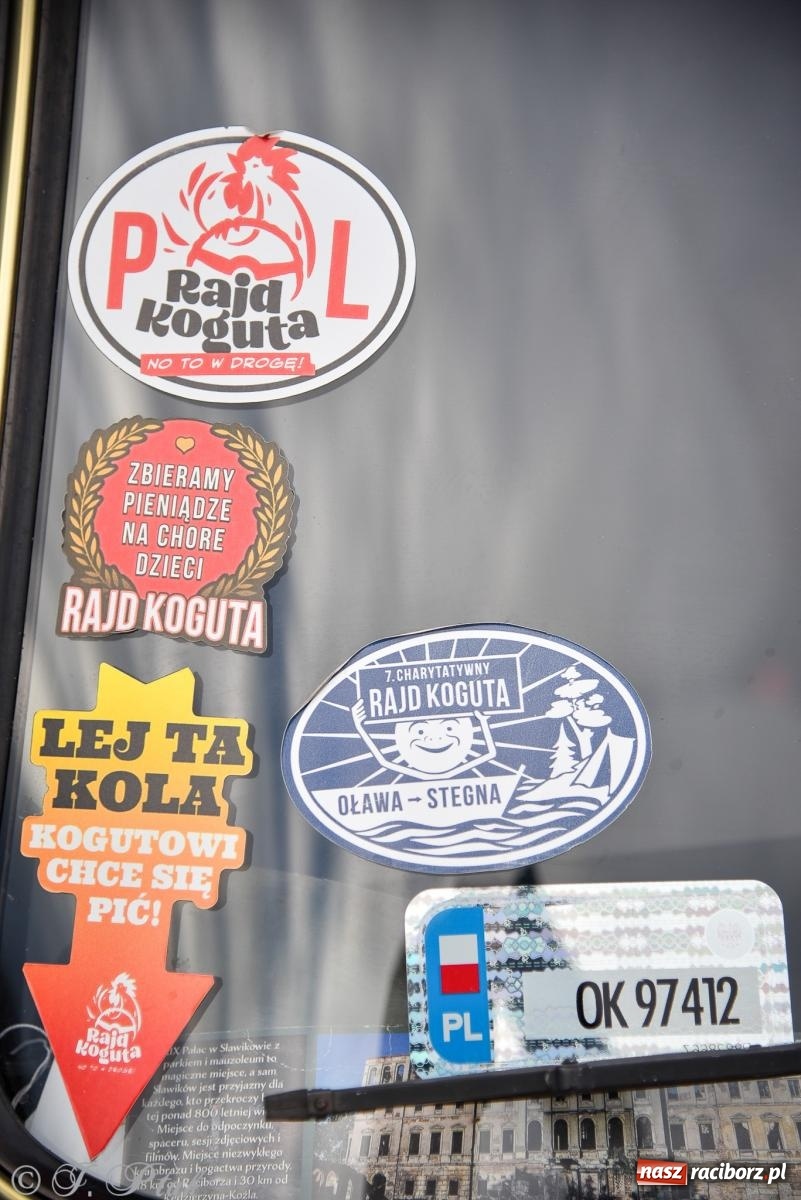 Zdjęcie w galerii na portalu naszraciborz.pl: Gwiazdy motoryzacji minionych dekad na raciborskim rynku [FOTO i WIDEO] wiadomości z regionu