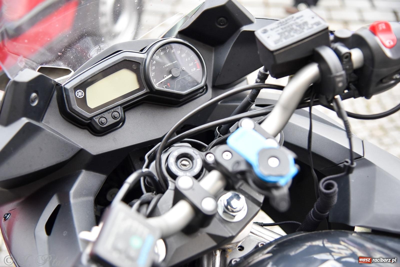 Zdjęcie w galerii na portalu naszraciborz.pl: Gwiazdy motoryzacji minionych dekad na raciborskim rynku [FOTO i WIDEO] wiadomości z regionu