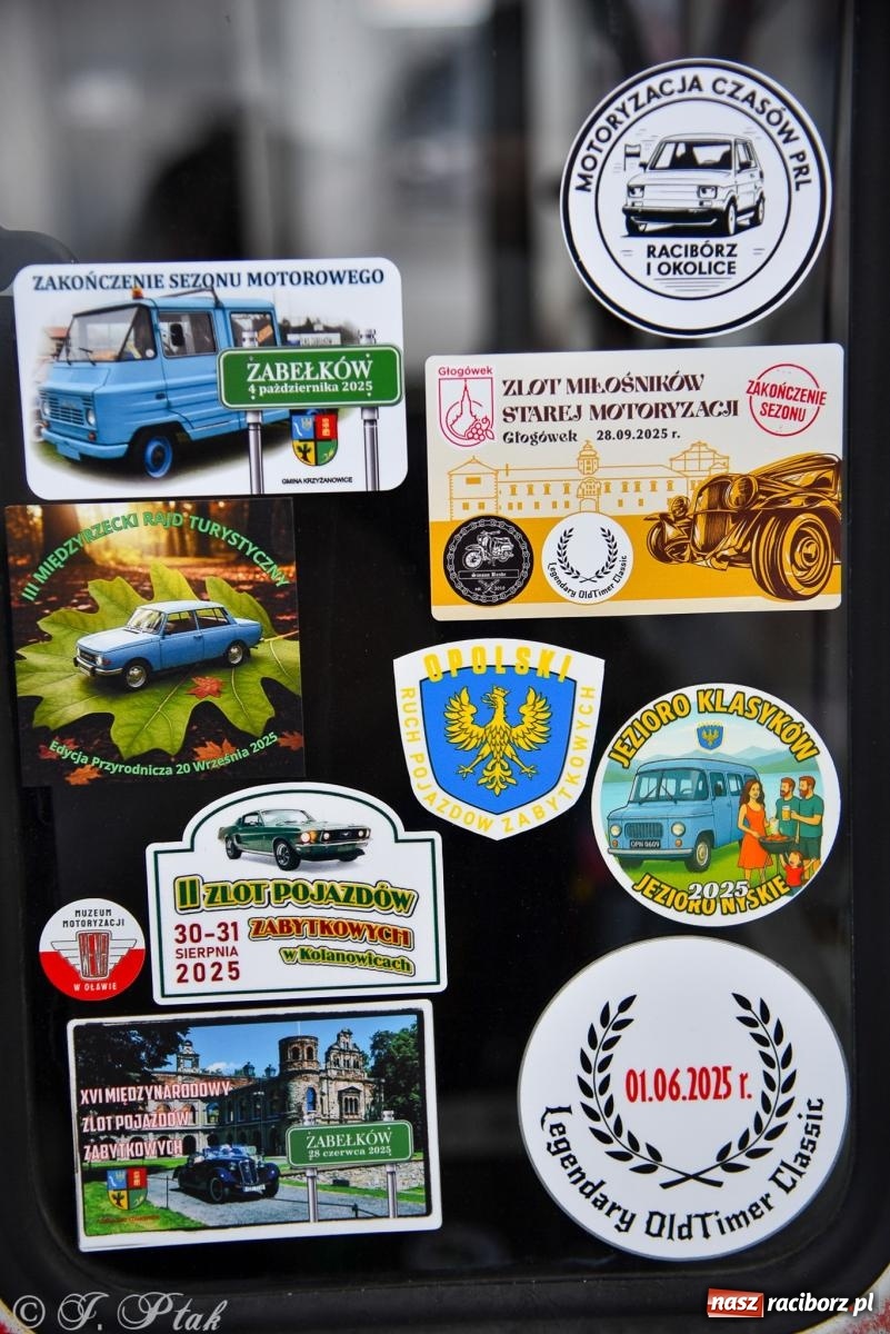 Zdjęcie w galerii na portalu naszraciborz.pl: Gwiazdy motoryzacji minionych dekad na raciborskim rynku [FOTO i WIDEO] wiadomości z regionu