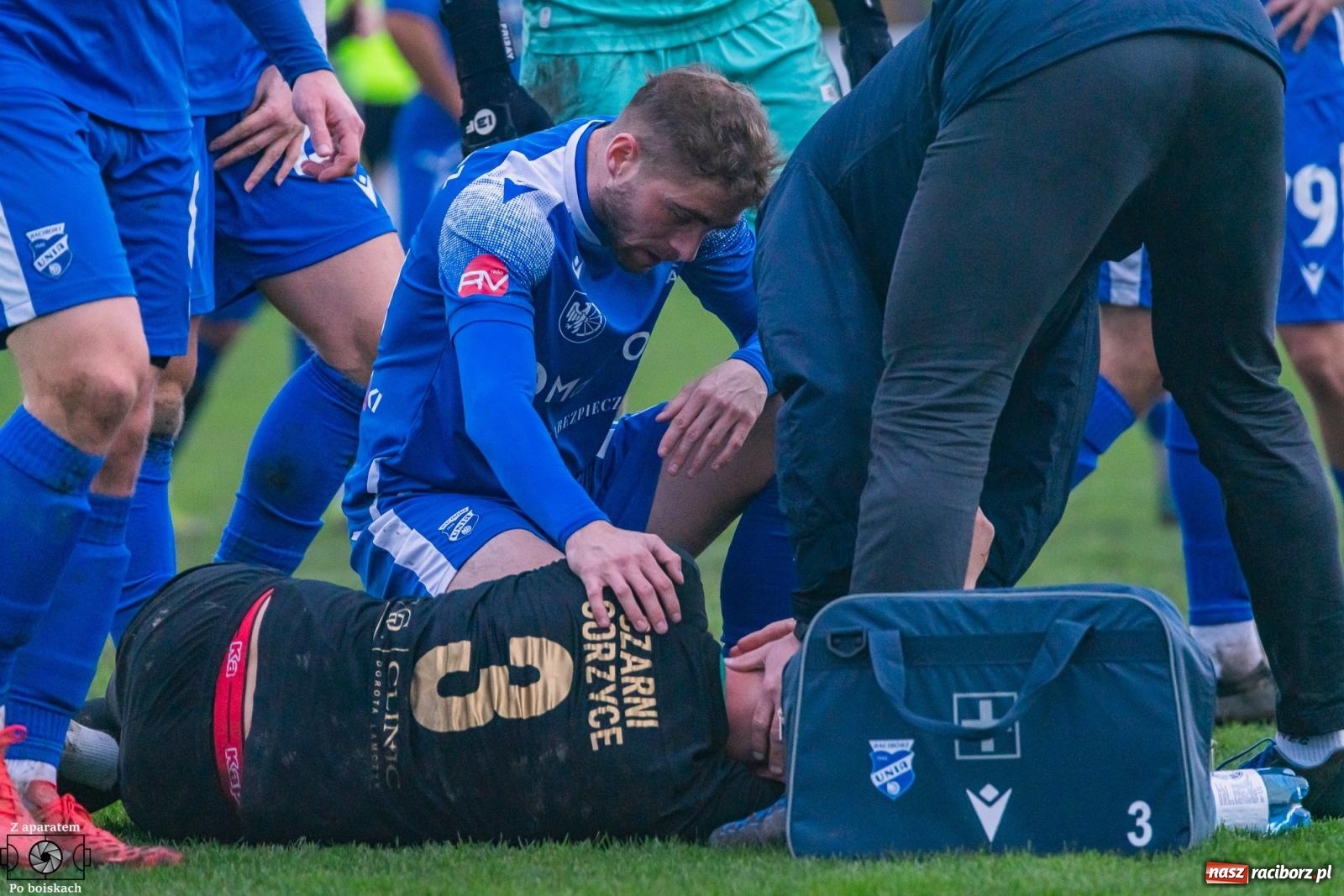 Zdjęcie w galerii na portalu naszraciborz.pl: Unia Racibórz pokonała Czarnych Gorzyce. Przy Srebrnej polała się krew! [FOTO i WIDEO] wiadomości z regionu