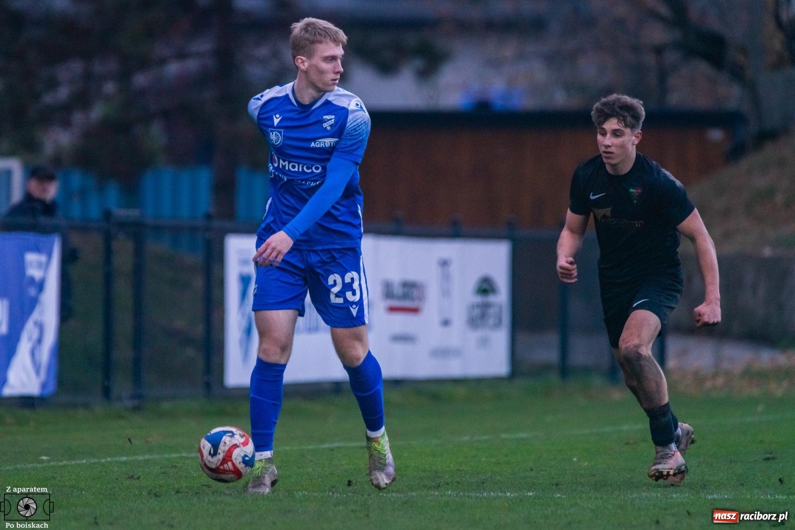 Zdjęcie w galerii na portalu naszraciborz.pl: Unia Racibórz pokonała Czarnych Gorzyce. Przy Srebrnej polała się krew! [FOTO i WIDEO] wiadomości z regionu
