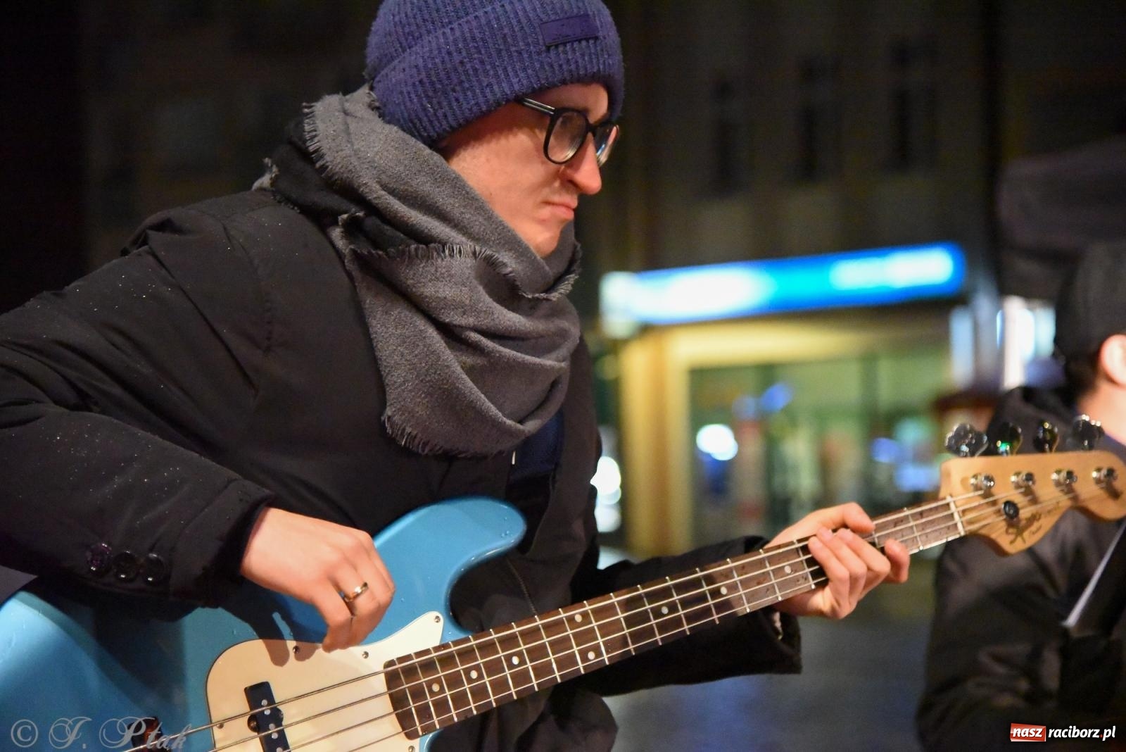 Zdjęcie w galerii na portalu naszraciborz.pl: Koncert pieśni patriotycznych na raciborskim rynku [FOTO i WIDEO] wiadomości z regionu