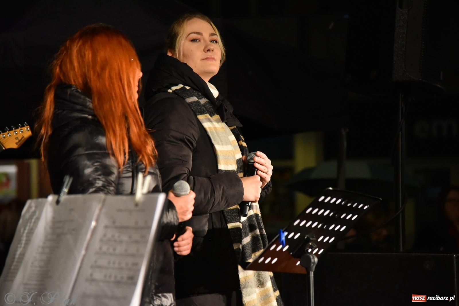 Zdjęcie w galerii na portalu naszraciborz.pl: Koncert pieśni patriotycznych na raciborskim rynku [FOTO i WIDEO] wiadomości z regionu