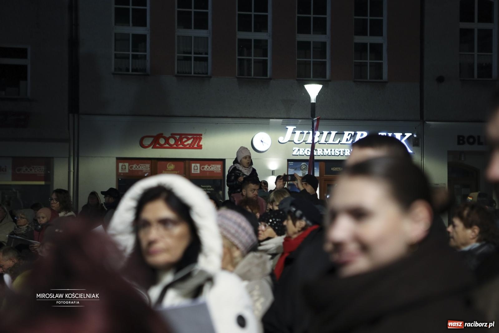 Zdjęcie w galerii na portalu naszraciborz.pl: Koncert pieśni patriotycznych na raciborskim rynku [FOTO i WIDEO] wiadomości z regionu