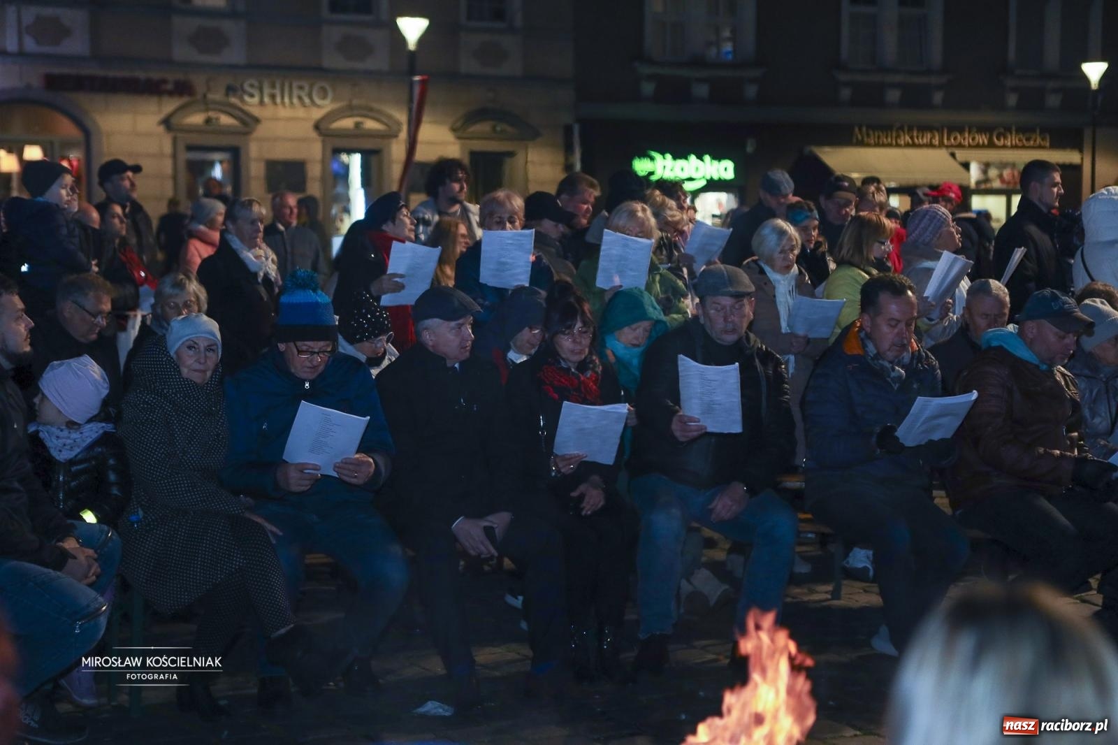 Zdjęcie w galerii na portalu naszraciborz.pl: Koncert pieśni patriotycznych na raciborskim rynku [FOTO i WIDEO] wiadomości z regionu