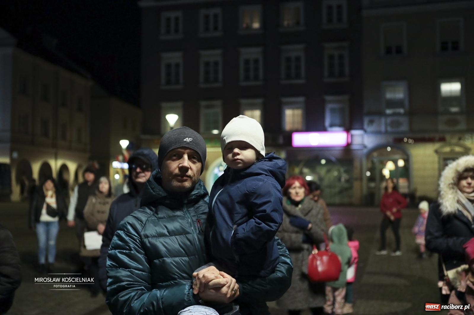 Zdjęcie w galerii na portalu naszraciborz.pl: Koncert pieśni patriotycznych na raciborskim rynku [FOTO i WIDEO] wiadomości z regionu
