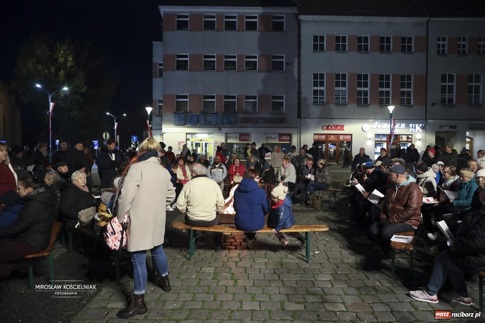 Zdjęcie w galerii na portalu naszraciborz.pl: Koncert pieśni patriotycznych na raciborskim rynku [FOTO i WIDEO] wiadomości z regionu