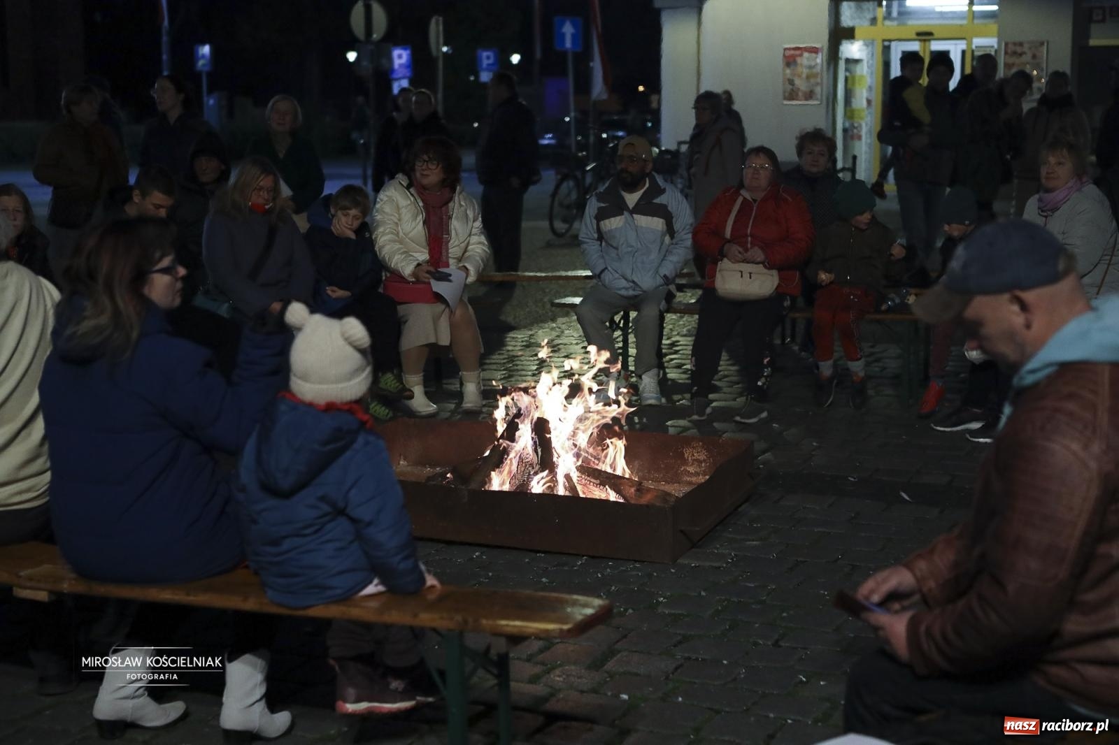Zdjęcie w galerii na portalu naszraciborz.pl: Koncert pieśni patriotycznych na raciborskim rynku [FOTO i WIDEO] wiadomości z regionu