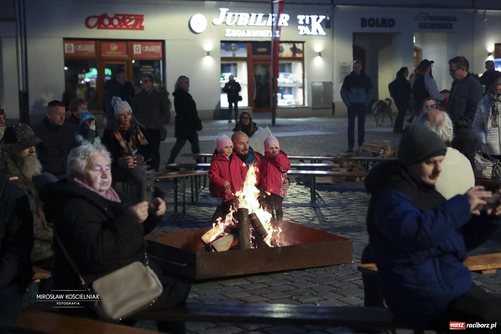 Zdjęcie w galerii na portalu naszraciborz.pl: Koncert pieśni patriotycznych na raciborskim rynku [FOTO i WIDEO] wiadomości z regionu
