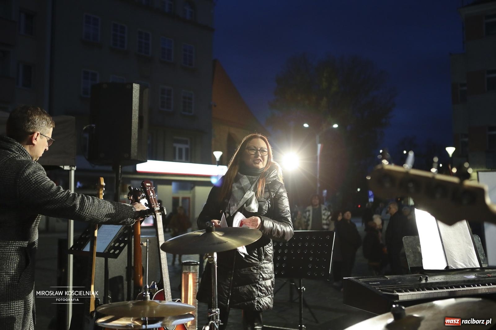 Zdjęcie w galerii na portalu naszraciborz.pl: Koncert pieśni patriotycznych na raciborskim rynku [FOTO i WIDEO] wiadomości z regionu
