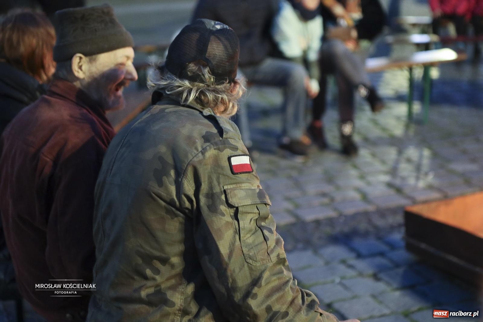 Zdjęcie w galerii na portalu naszraciborz.pl: Koncert pieśni patriotycznych na raciborskim rynku [FOTO i WIDEO] wiadomości z regionu