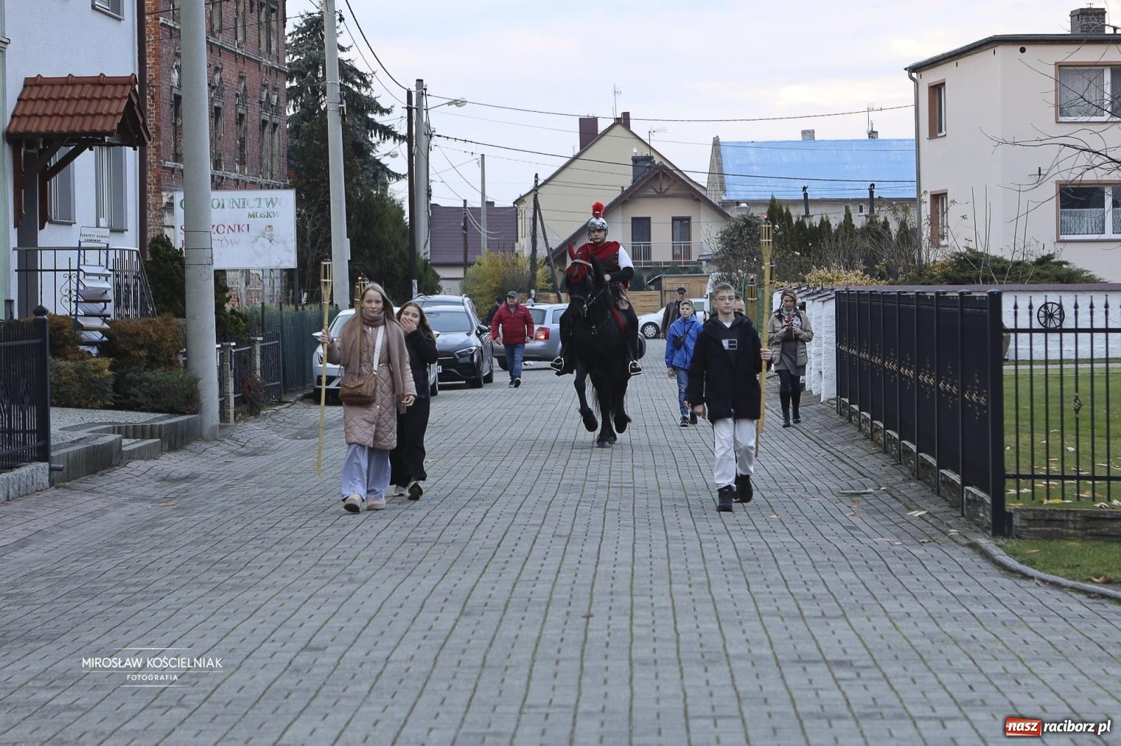 Zdjęcie w galerii na portalu naszraciborz.pl: Święty Marcin gościł u świętego Mikołaja na Starej Wsi [FOTO] wiadomości z regionu