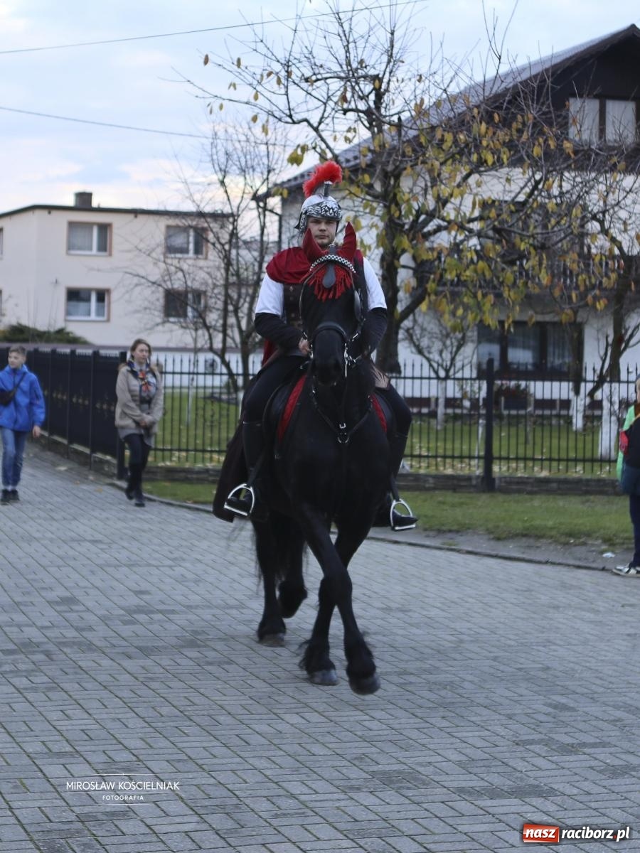 Zdjęcie w galerii na portalu naszraciborz.pl: Święty Marcin gościł u świętego Mikołaja na Starej Wsi [FOTO] wiadomości z regionu