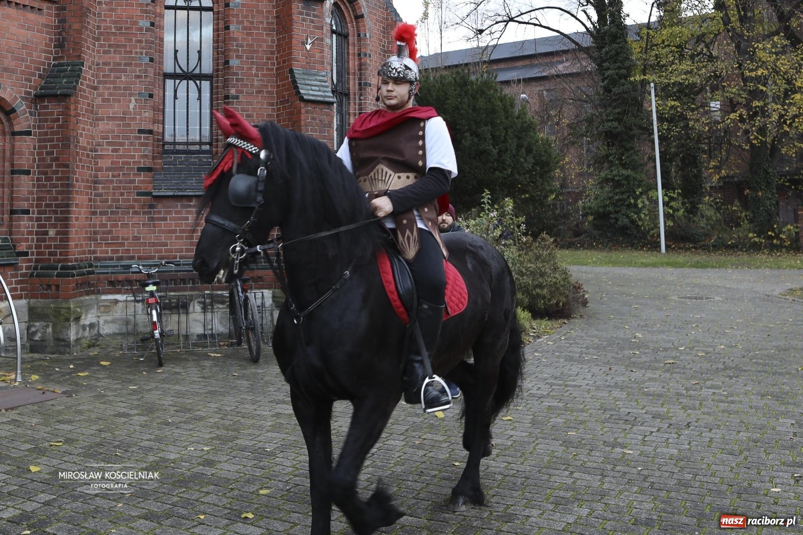 Zdjęcie w galerii na portalu naszraciborz.pl: Święty Marcin gościł u świętego Mikołaja na Starej Wsi [FOTO] wiadomości z regionu