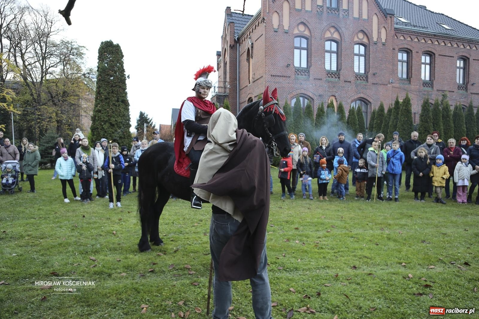 Zdjęcie w galerii na portalu naszraciborz.pl: Święty Marcin gościł u świętego Mikołaja na Starej Wsi [FOTO] wiadomości z regionu