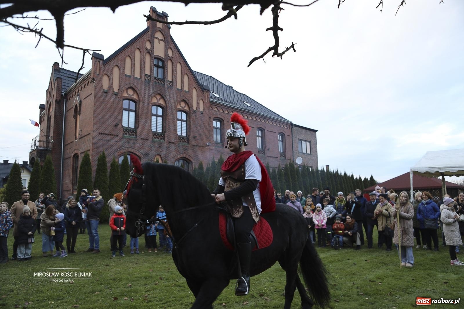 Zdjęcie w galerii na portalu naszraciborz.pl: Święty Marcin gościł u świętego Mikołaja na Starej Wsi [FOTO] wiadomości z regionu