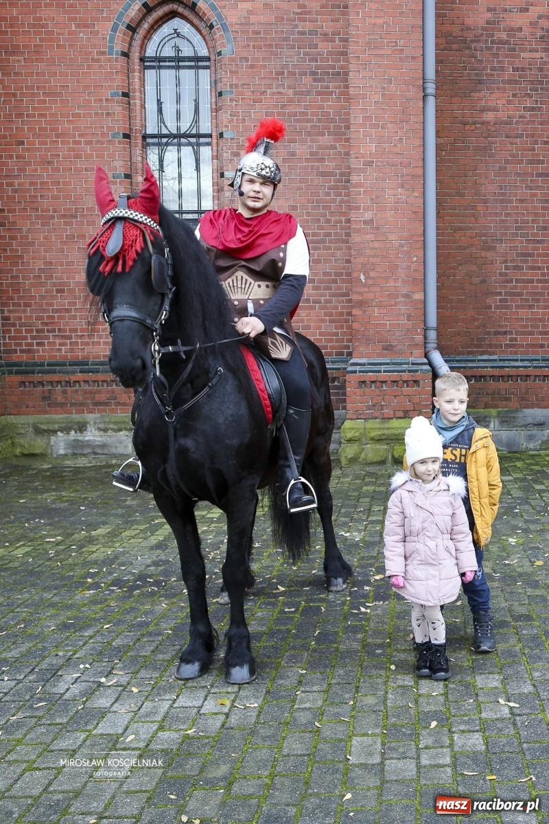 Zdjęcie w galerii na portalu naszraciborz.pl: Święty Marcin gościł u świętego Mikołaja na Starej Wsi [FOTO] wiadomości z regionu