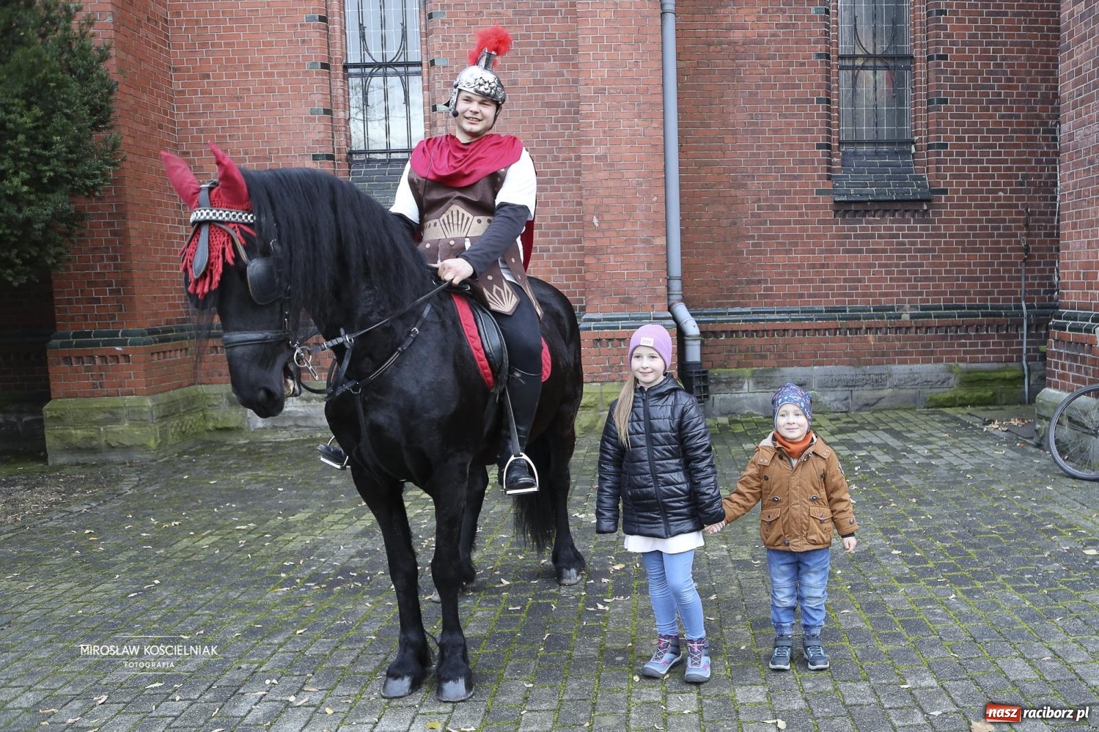 Zdjęcie w galerii na portalu naszraciborz.pl: Święty Marcin gościł u świętego Mikołaja na Starej Wsi [FOTO] wiadomości z regionu