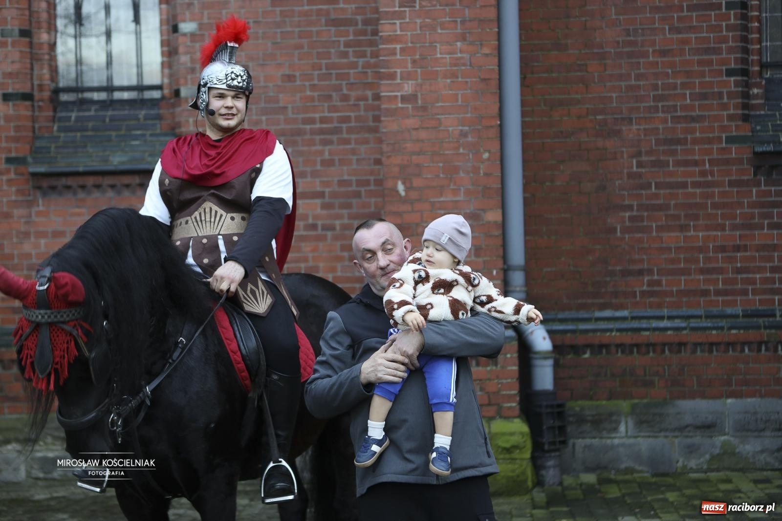 Zdjęcie w galerii na portalu naszraciborz.pl: Święty Marcin gościł u świętego Mikołaja na Starej Wsi [FOTO] wiadomości z regionu