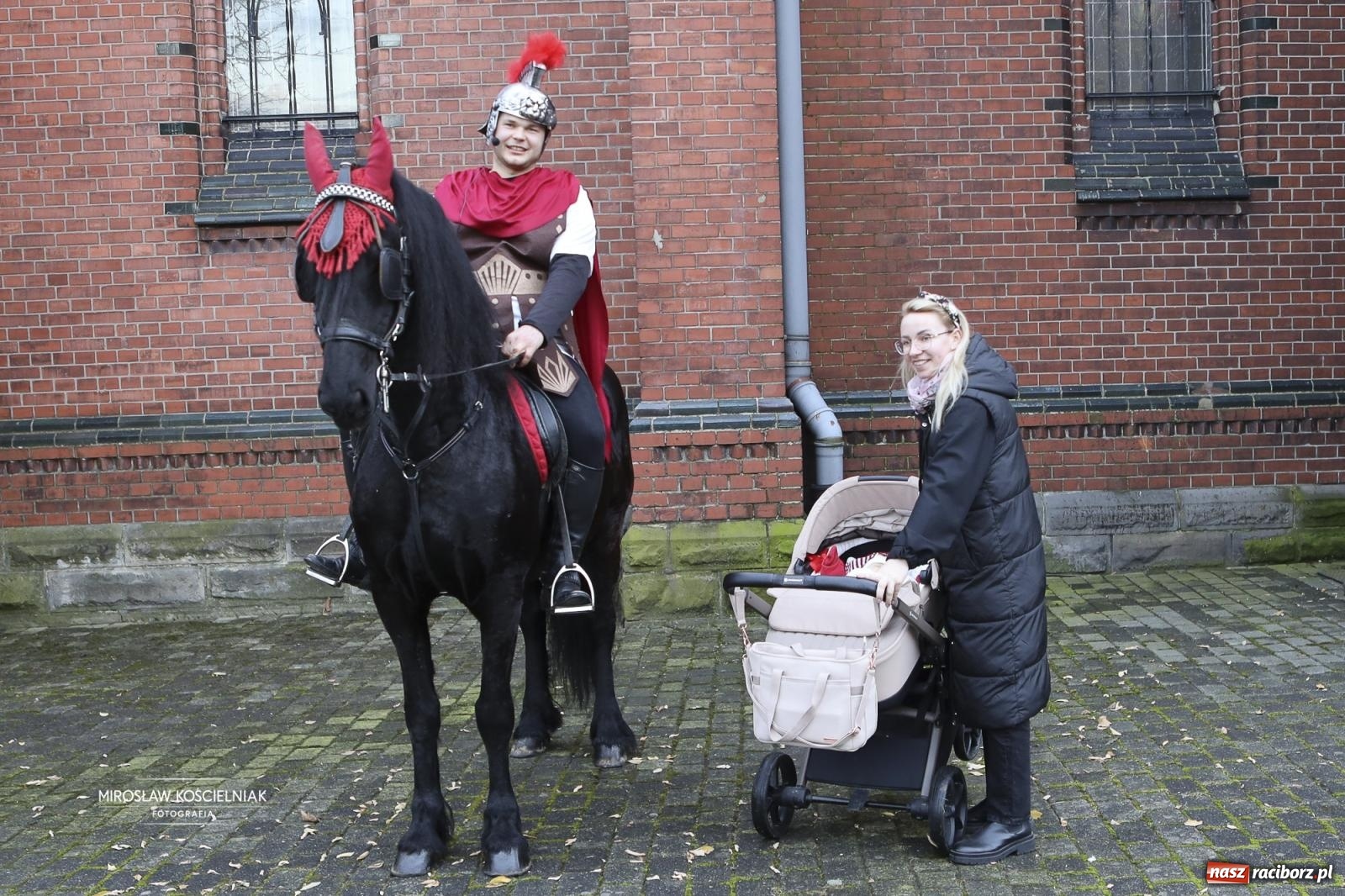 Zdjęcie w galerii na portalu naszraciborz.pl: Święty Marcin gościł u świętego Mikołaja na Starej Wsi [FOTO] wiadomości z regionu