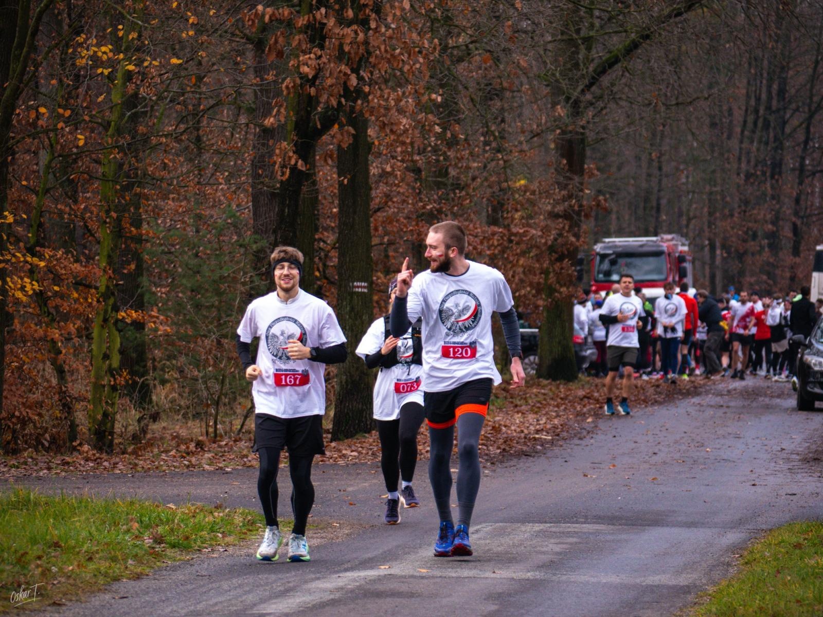 Zdjęcie w galerii na portalu naszraciborz.pl: Bieg Niepodległości w Kuźni Raciborskiej po raz kolejny połączył sport i pamięć wiadomości z regionu