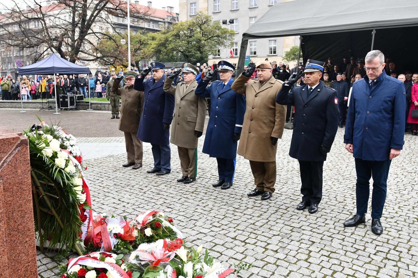 Zdjęcie w galerii na portalu naszraciborz.pl: Obchody 107. rocznicy odzyskania przez Polskę niepodległości wiadomości z regionu