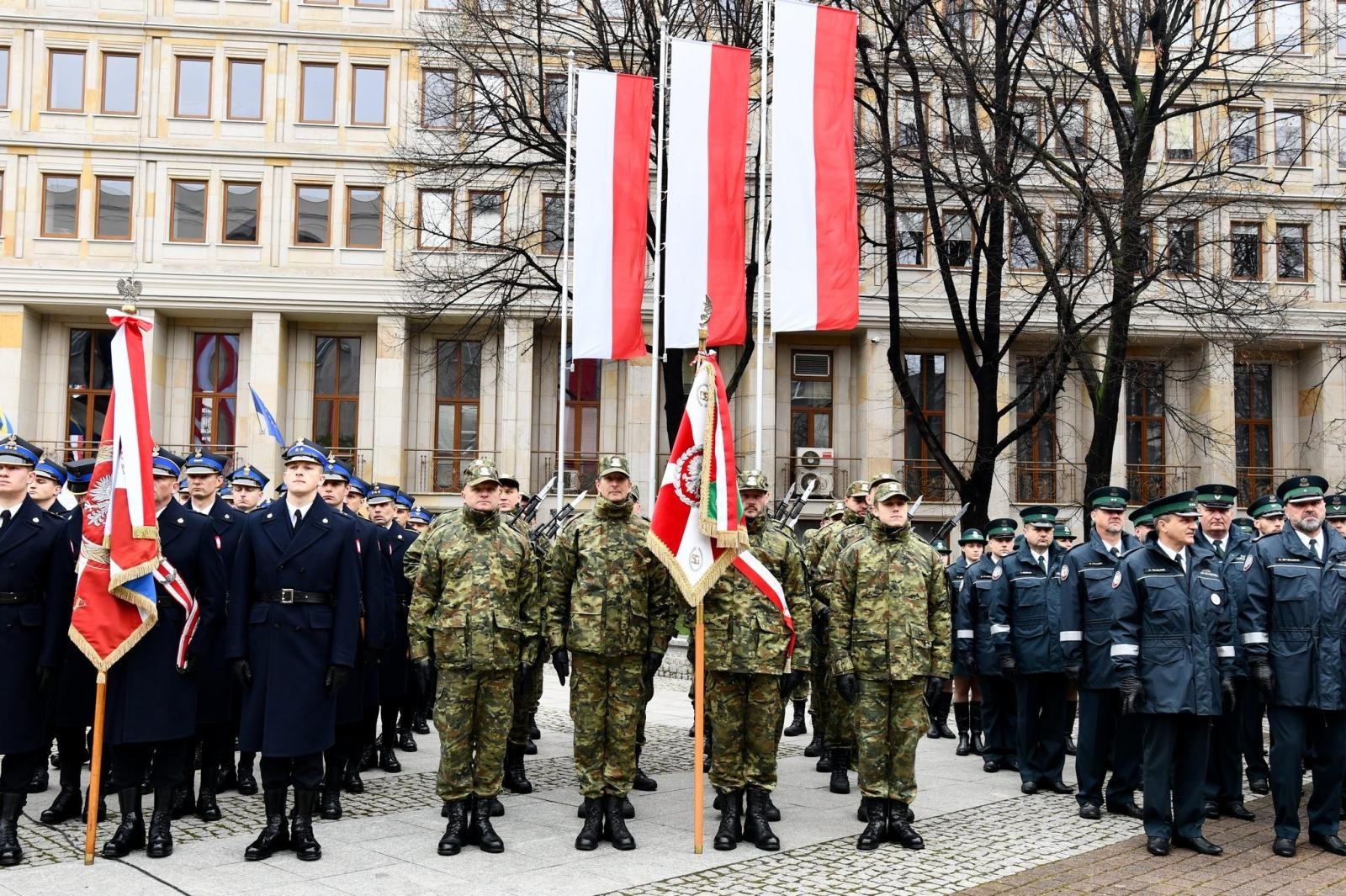 Zdjęcie w galerii na portalu naszraciborz.pl: Obchody 107. rocznicy odzyskania przez Polskę niepodległości wiadomości z regionu
