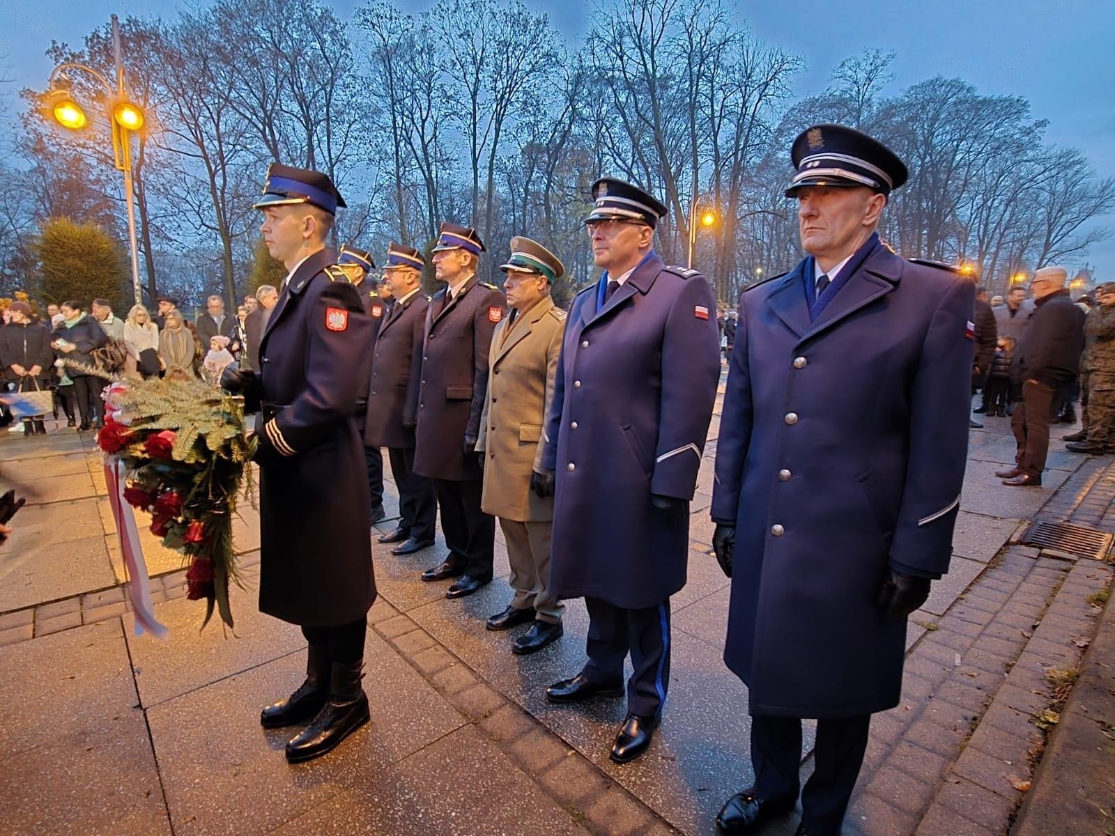 Zdjęcie w galerii na portalu naszraciborz.pl: Obchody 107. rocznicy odzyskania przez Polskę niepodległości wiadomości z regionu