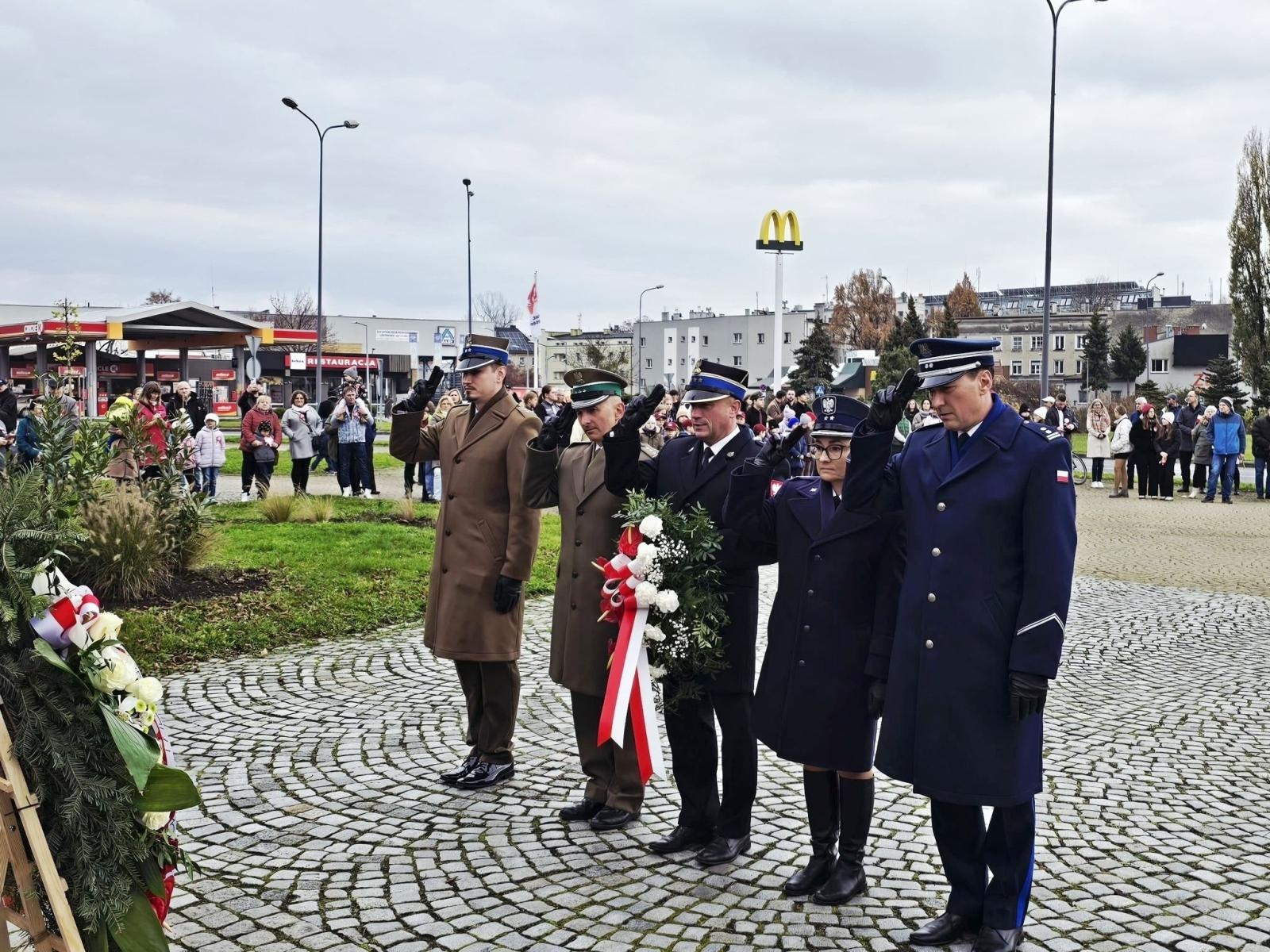 Zdjęcie w galerii na portalu naszraciborz.pl: Obchody 107. rocznicy odzyskania przez Polskę niepodległości wiadomości z regionu