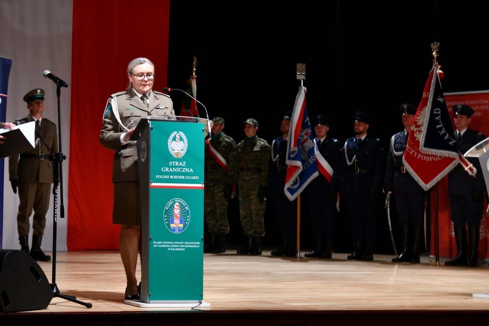 Zdjęcie w galerii na portalu naszraciborz.pl: Uroczystość z okazji Narodowego Święta Niepodległości w RCK. Wspólna inicjatywa służb mundurowych wiadomości z regionu