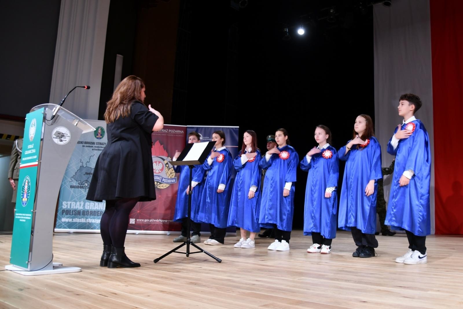Zdjęcie w galerii na portalu naszraciborz.pl: Uroczystość z okazji Narodowego Święta Niepodległości w RCK. Wspólna inicjatywa służb mundurowych wiadomości z regionu