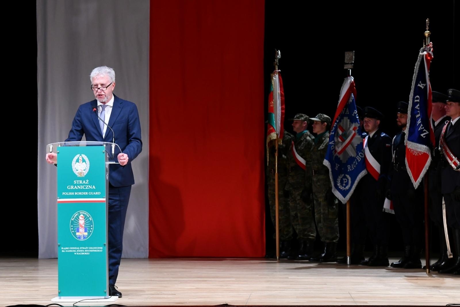 Zdjęcie w galerii na portalu naszraciborz.pl: Uroczystość z okazji Narodowego Święta Niepodległości w RCK. Wspólna inicjatywa służb mundurowych wiadomości z regionu