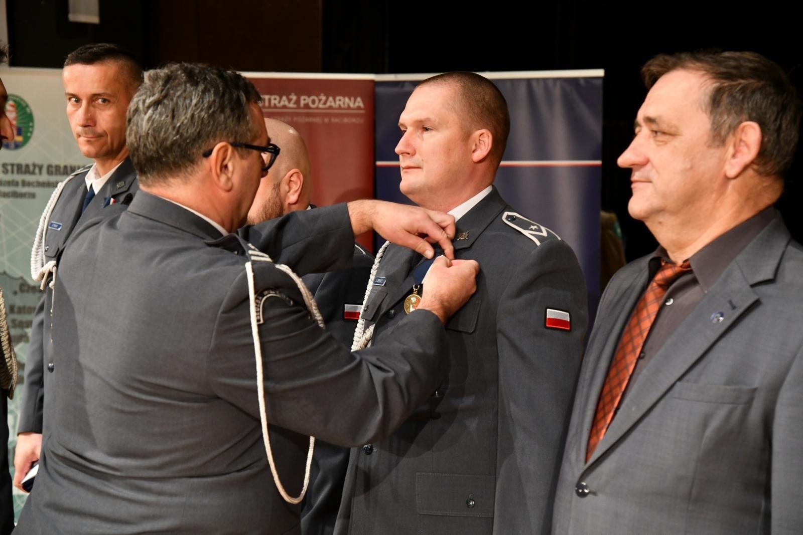 Zdjęcie w galerii na portalu naszraciborz.pl: Uroczystość z okazji Narodowego Święta Niepodległości w RCK. Wspólna inicjatywa służb mundurowych wiadomości z regionu