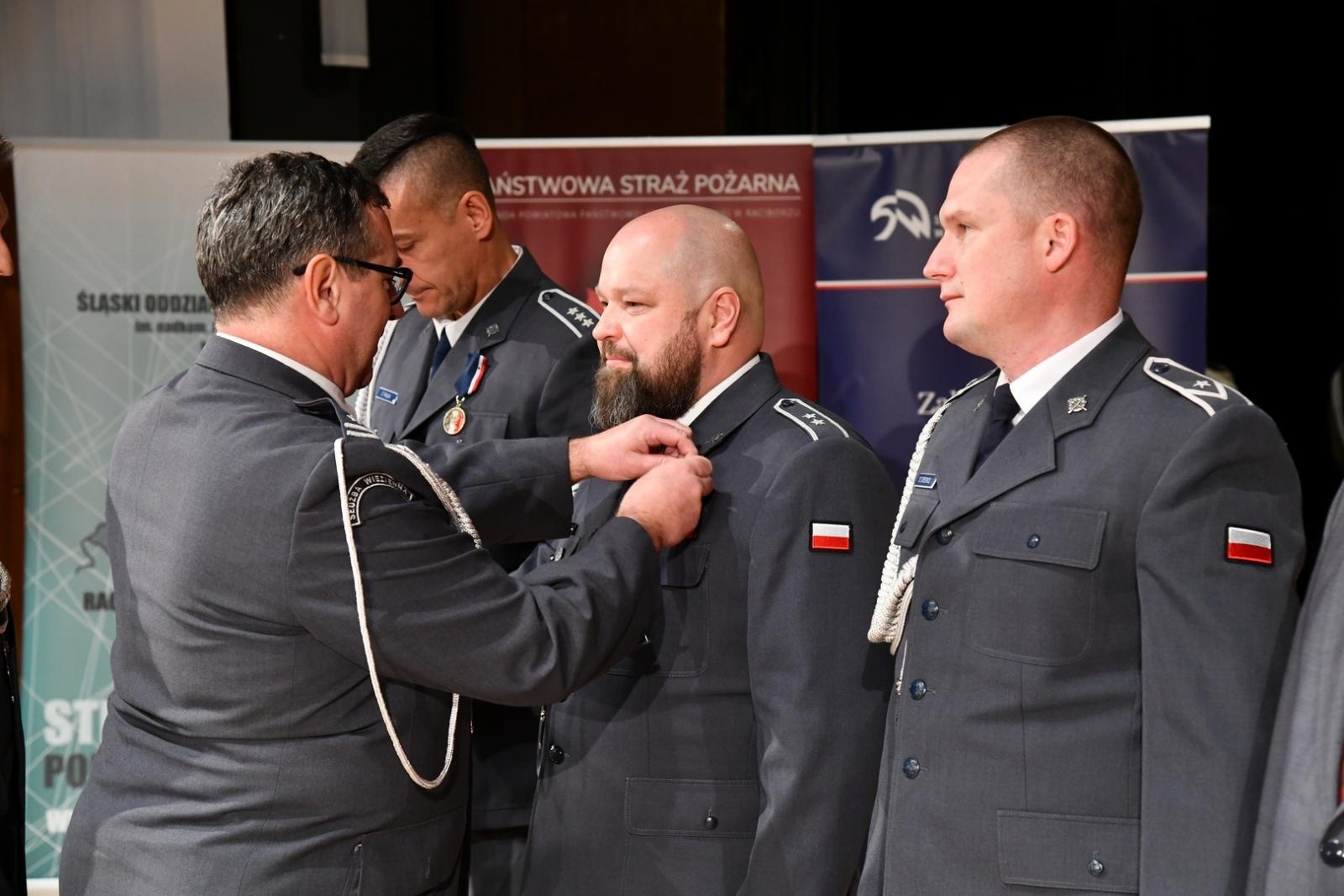 Zdjęcie w galerii na portalu naszraciborz.pl: Uroczystość z okazji Narodowego Święta Niepodległości w RCK. Wspólna inicjatywa służb mundurowych wiadomości z regionu