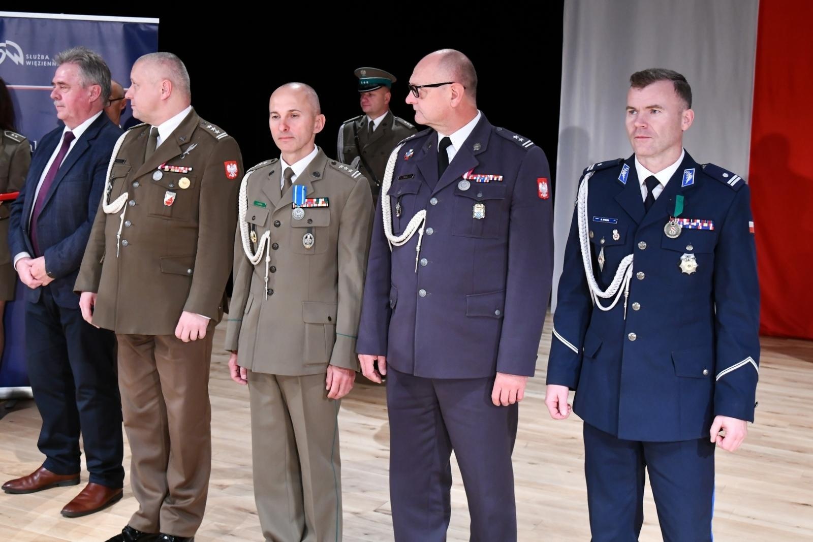 Zdjęcie w galerii na portalu naszraciborz.pl: Uroczystość z okazji Narodowego Święta Niepodległości w RCK. Wspólna inicjatywa służb mundurowych wiadomości z regionu