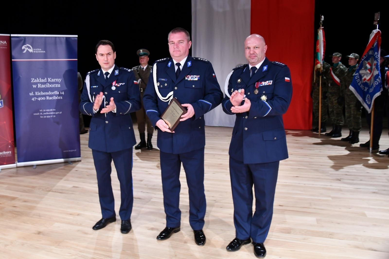 Zdjęcie w galerii na portalu naszraciborz.pl: Uroczystość z okazji Narodowego Święta Niepodległości w RCK. Wspólna inicjatywa służb mundurowych wiadomości z regionu