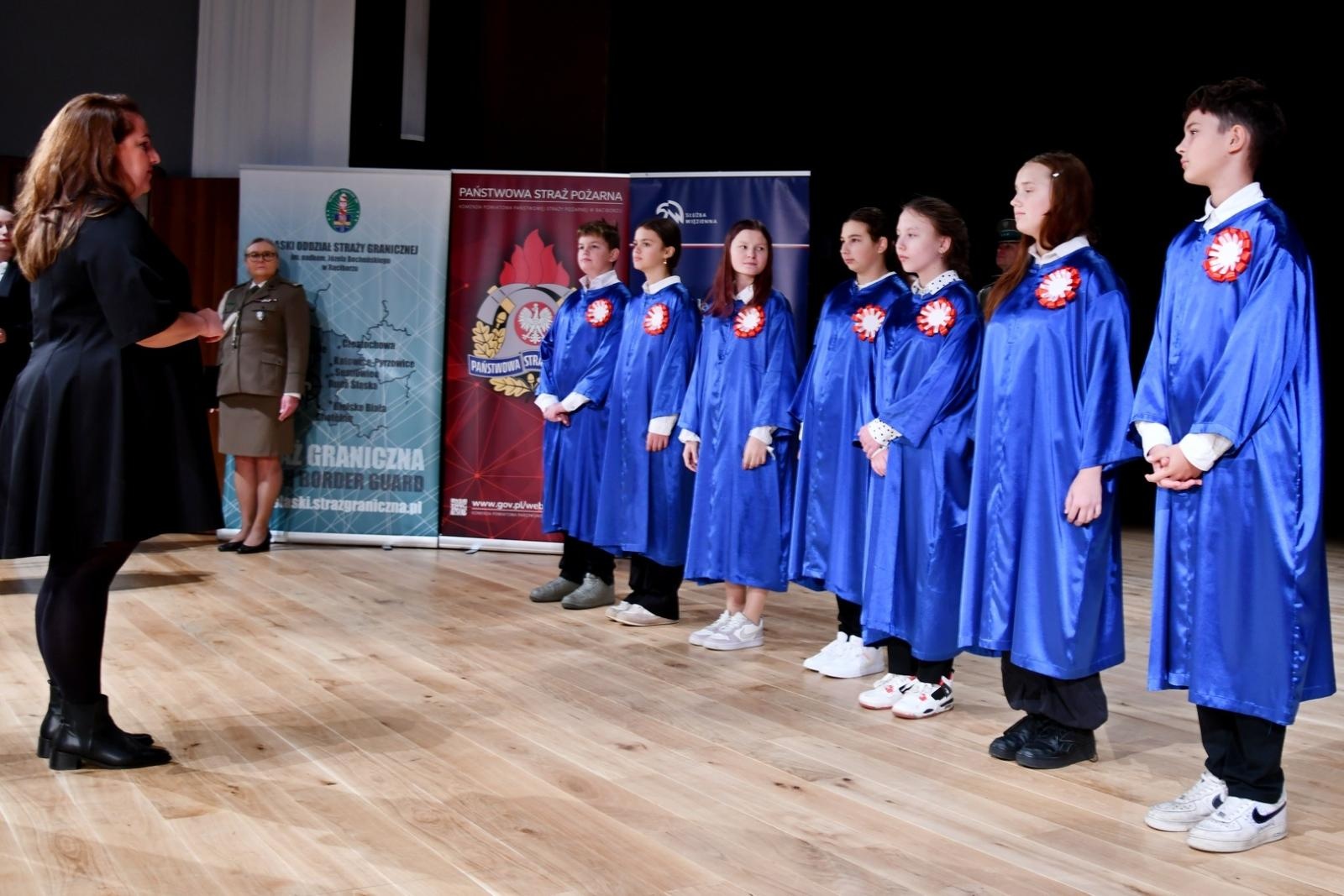 Zdjęcie w galerii na portalu naszraciborz.pl: Uroczystość z okazji Narodowego Święta Niepodległości w RCK. Wspólna inicjatywa służb mundurowych wiadomości z regionu