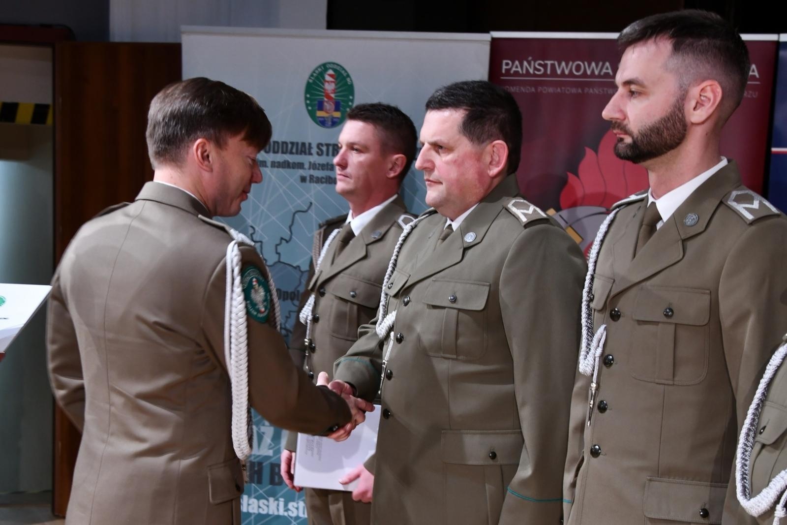 Zdjęcie w galerii na portalu naszraciborz.pl: Uroczystość z okazji Narodowego Święta Niepodległości w RCK. Wspólna inicjatywa służb mundurowych wiadomości z regionu