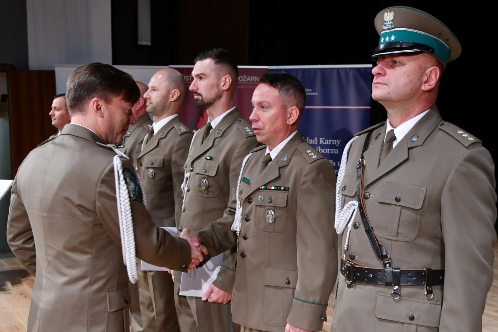 Zdjęcie w galerii na portalu naszraciborz.pl: Uroczystość z okazji Narodowego Święta Niepodległości w RCK. Wspólna inicjatywa służb mundurowych wiadomości z regionu