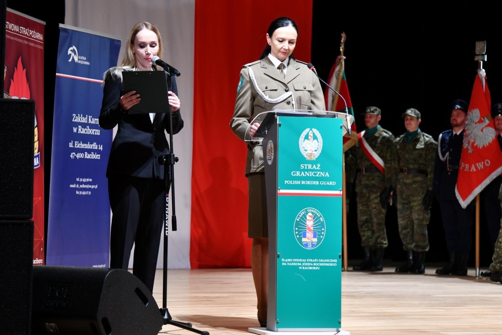 Zdjęcie w galerii na portalu naszraciborz.pl: Uroczystość z okazji Narodowego Święta Niepodległości w RCK. Wspólna inicjatywa służb mundurowych wiadomości z regionu