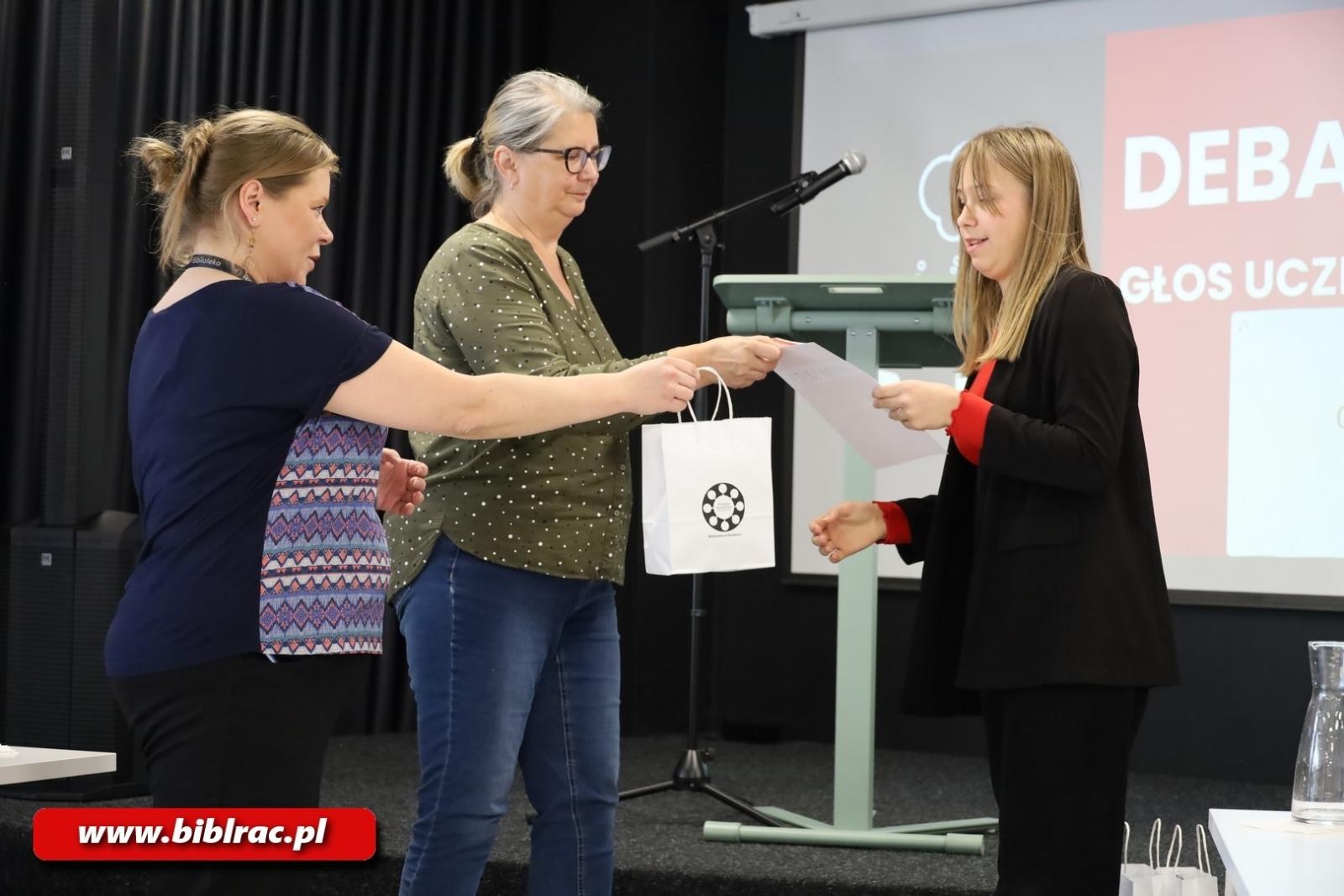 Zdjęcie w galerii na portalu naszraciborz.pl: Głos ucznia w szkole – debata na Stacji Młodych wiadomości z regionu