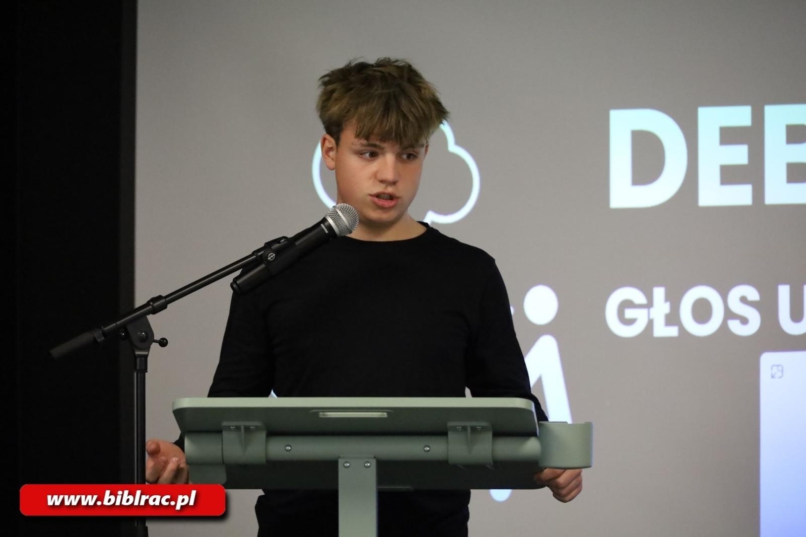 Zdjęcie w galerii na portalu naszraciborz.pl: Głos ucznia w szkole – debata na Stacji Młodych wiadomości z regionu