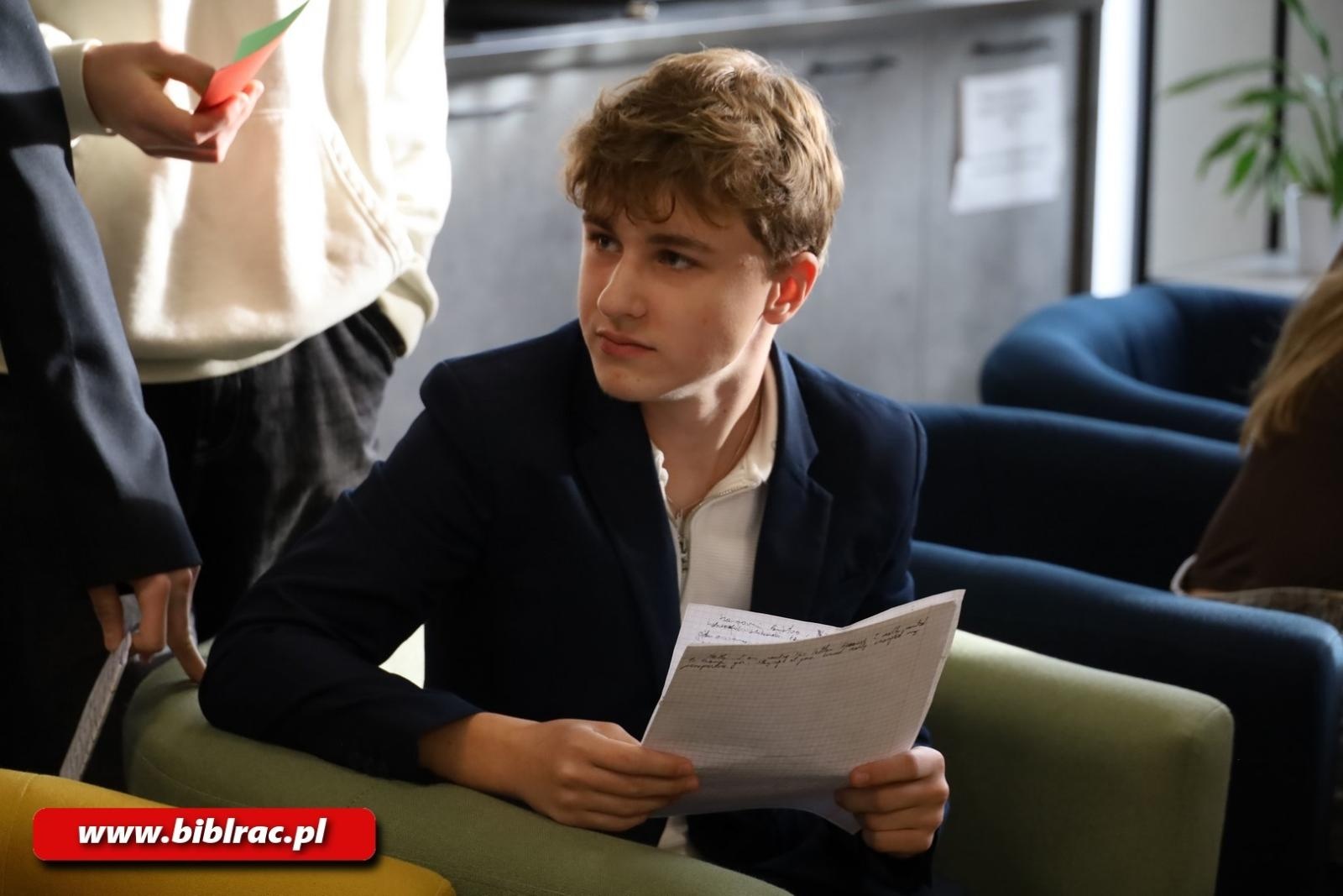 Zdjęcie w galerii na portalu naszraciborz.pl: Głos ucznia w szkole – debata na Stacji Młodych wiadomości z regionu