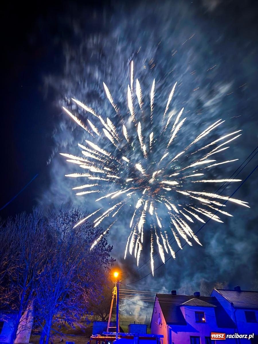 Zdjęcie w galerii na portalu naszraciborz.pl: Nowy wóz bojowy dla OSP Owsiszcze już na miejscu [FOTO i WIDEO] wiadomości z regionu