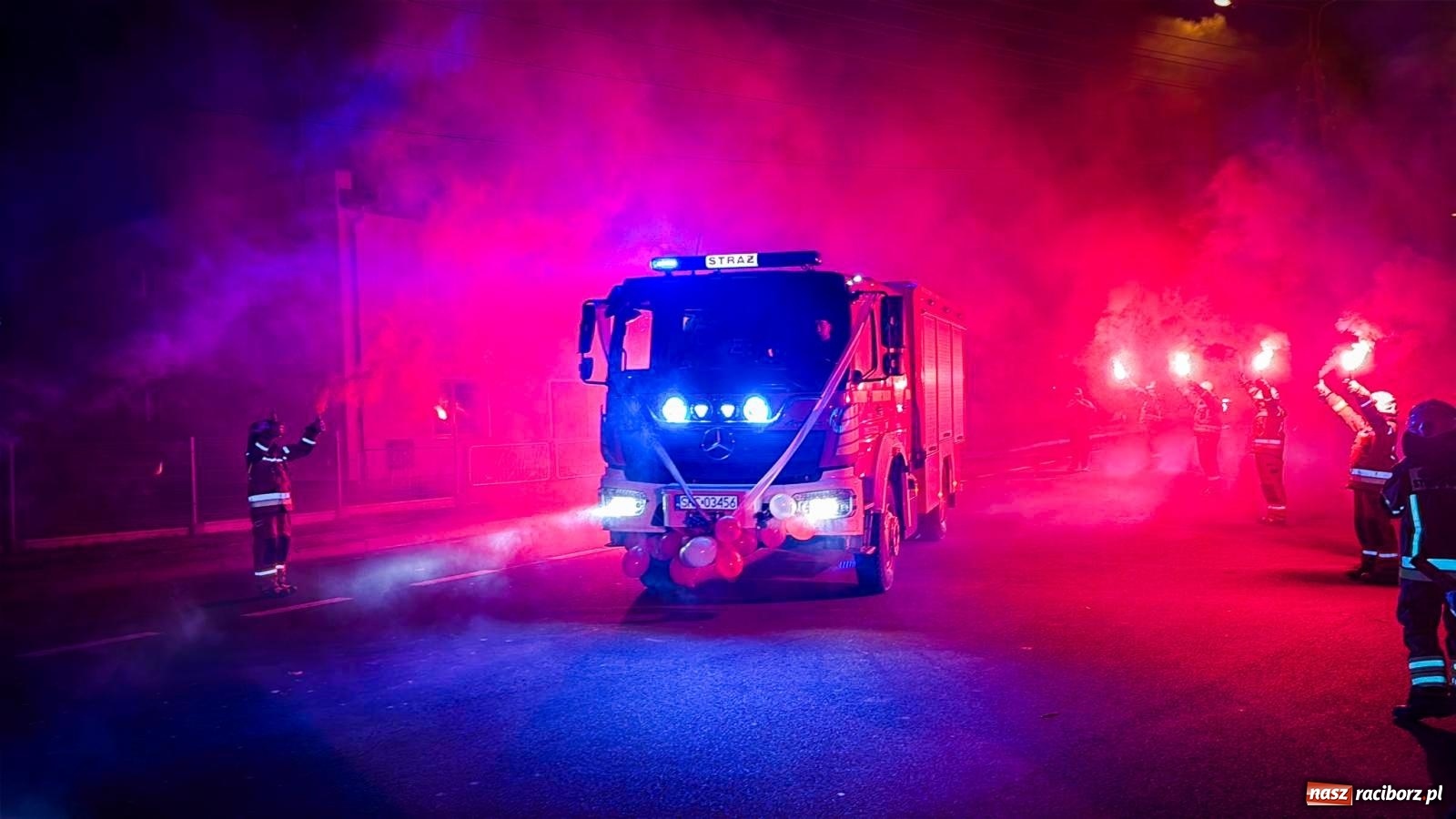 Zdjęcie w galerii na portalu naszraciborz.pl: Nowy wóz bojowy dla OSP Owsiszcze już na miejscu [FOTO i WIDEO] wiadomości z regionu