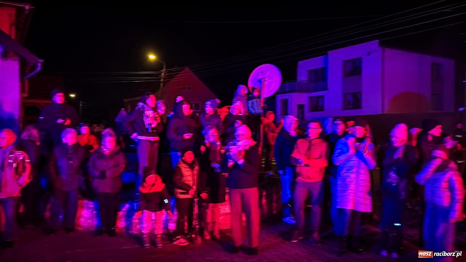 Zdjęcie w galerii na portalu naszraciborz.pl: Nowy wóz bojowy dla OSP Owsiszcze już na miejscu [FOTO i WIDEO] wiadomości z regionu