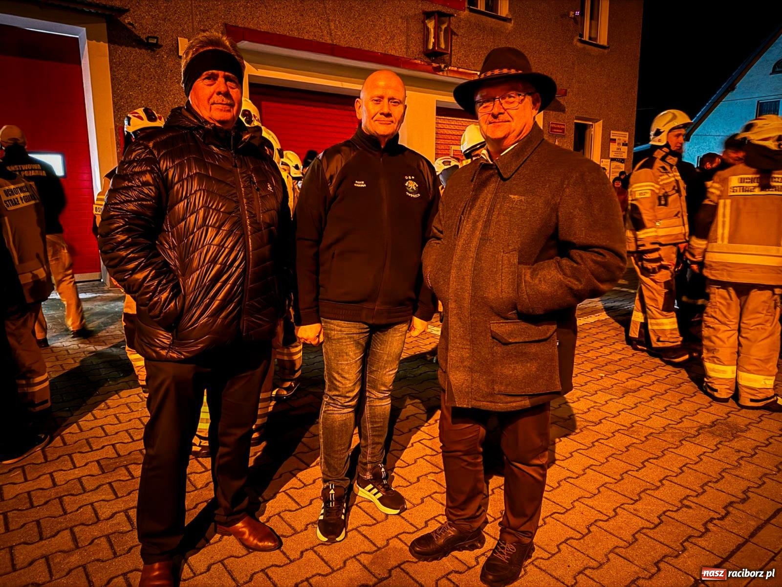 Zdjęcie w galerii na portalu naszraciborz.pl: Nowy wóz bojowy dla OSP Owsiszcze już na miejscu [FOTO i WIDEO] wiadomości z regionu