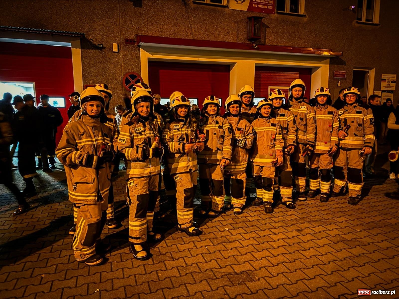 Zdjęcie w galerii na portalu naszraciborz.pl: Nowy wóz bojowy dla OSP Owsiszcze już na miejscu [FOTO i WIDEO] wiadomości z regionu