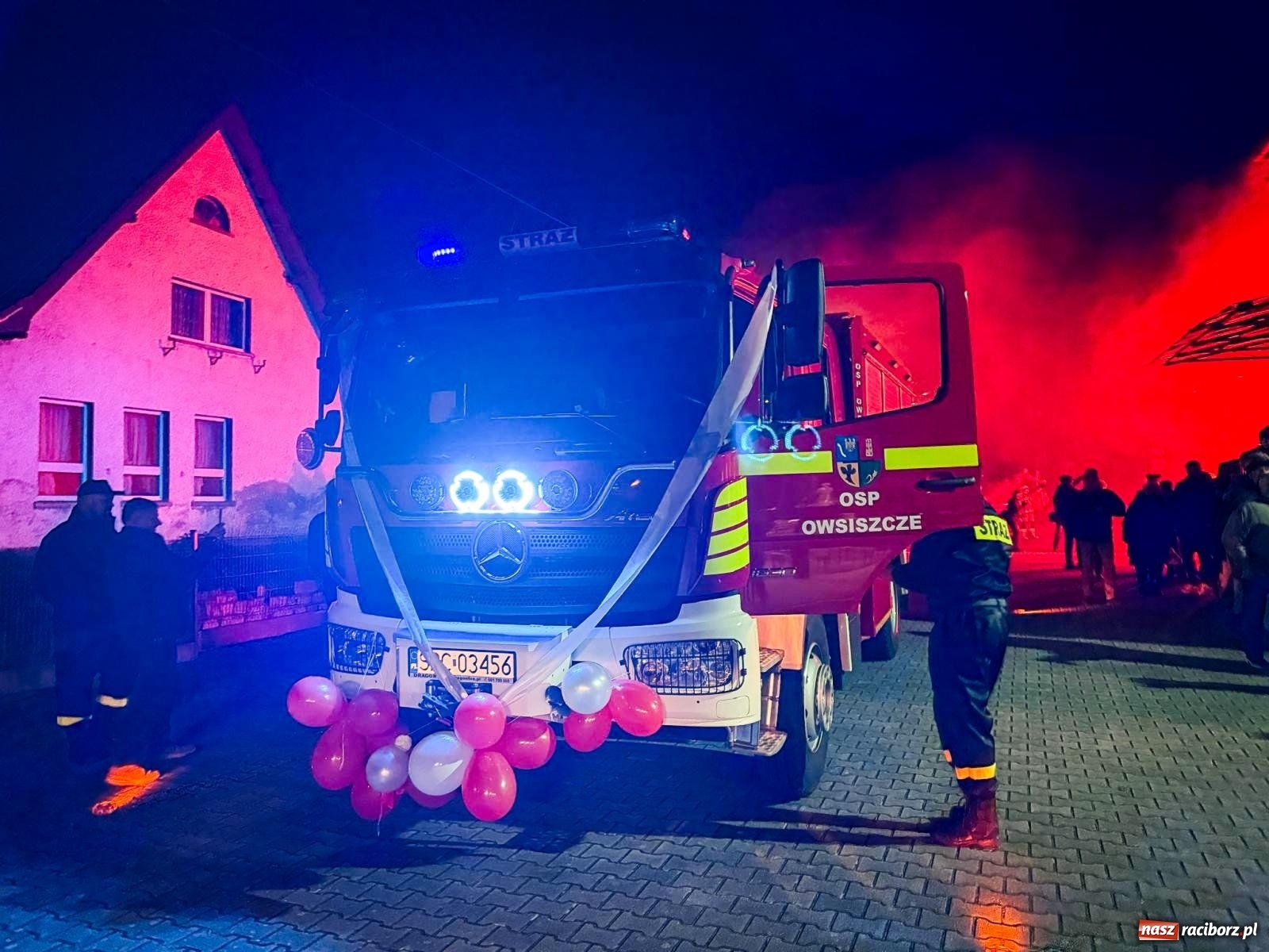 Zdjęcie w galerii na portalu naszraciborz.pl: Nowy wóz bojowy dla OSP Owsiszcze już na miejscu [FOTO i WIDEO] wiadomości z regionu