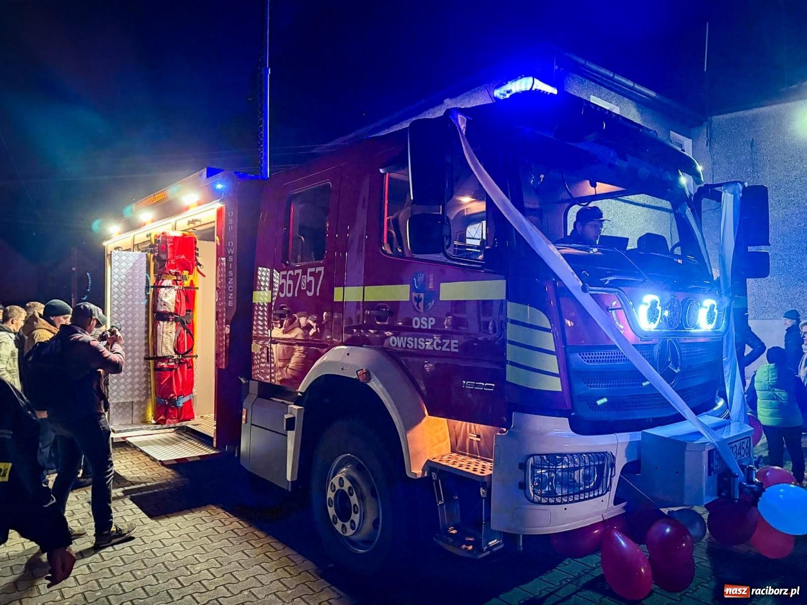 Zdjęcie w galerii na portalu naszraciborz.pl: Nowy wóz bojowy dla OSP Owsiszcze już na miejscu [FOTO i WIDEO] wiadomości z regionu